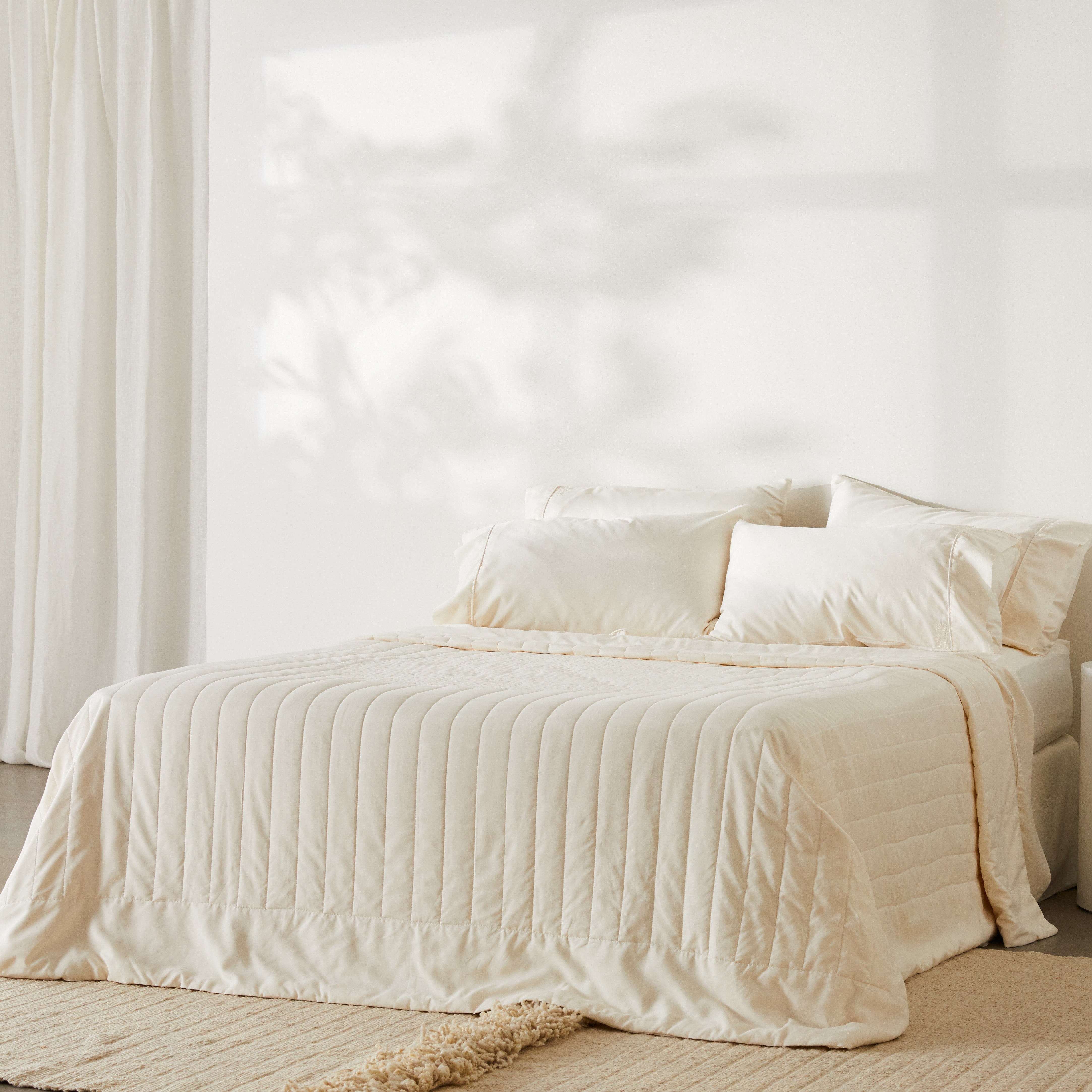 Your Guide To The Best Cooling Bed Sheets For Summer ettitude